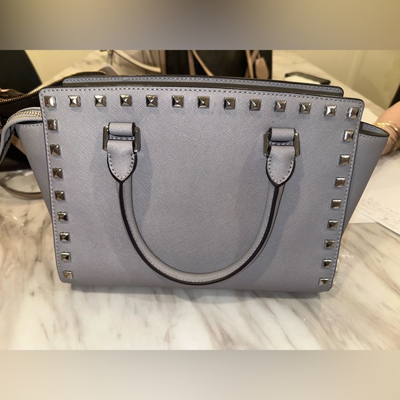 Authentic Michael Kors medium size hand held bag - Picture 11 of 11